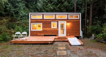 While both transportable granny flats and tiny homes offer compact living solutions, the differences lie in their intended purpose, design, mobility, regulatory considerations, size, and amenities.
